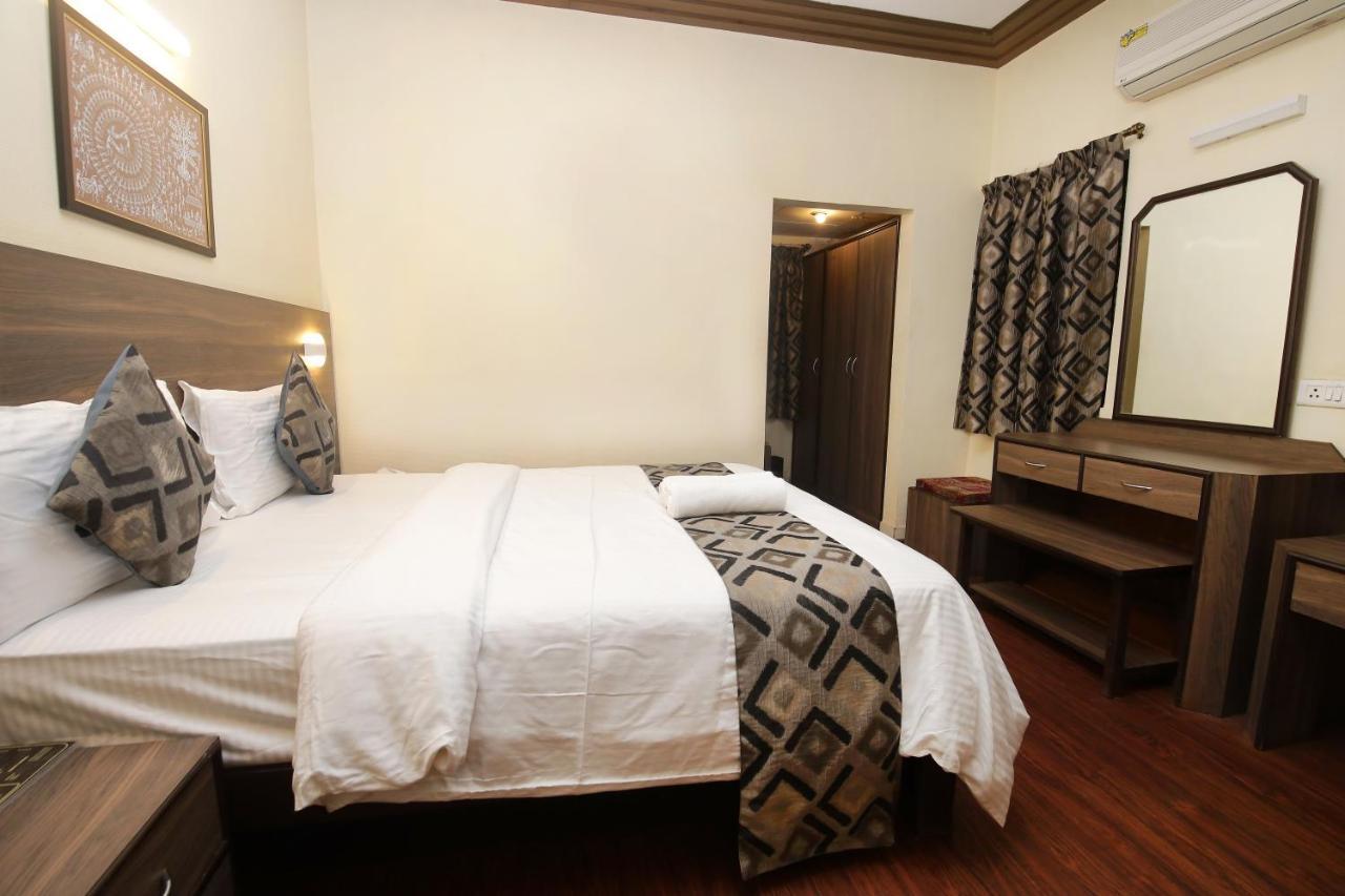 Westend Hotel Matheran Ngoại thất bức ảnh
