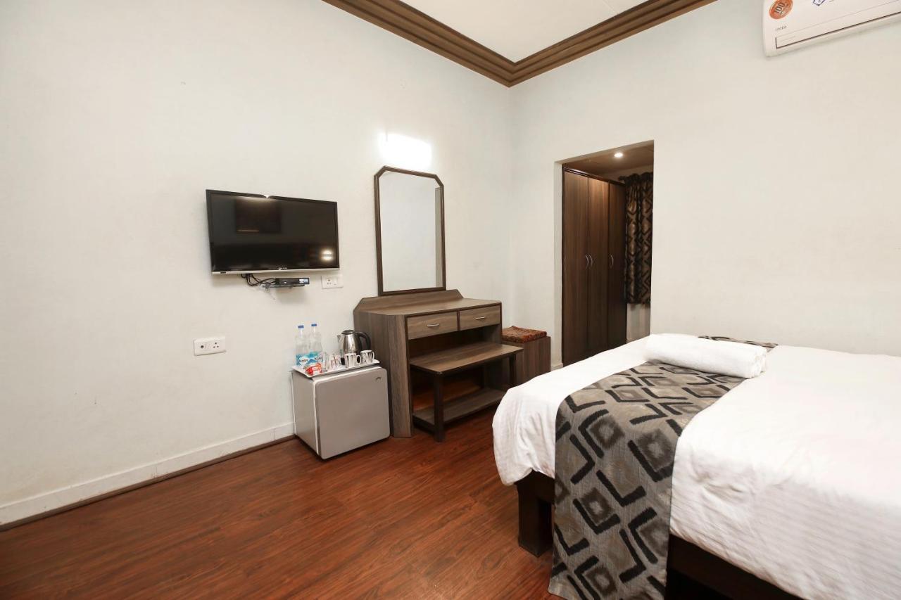 Westend Hotel Matheran Ngoại thất bức ảnh