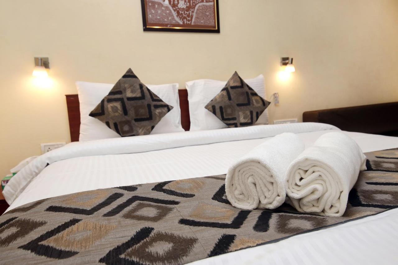 Westend Hotel Matheran Ngoại thất bức ảnh