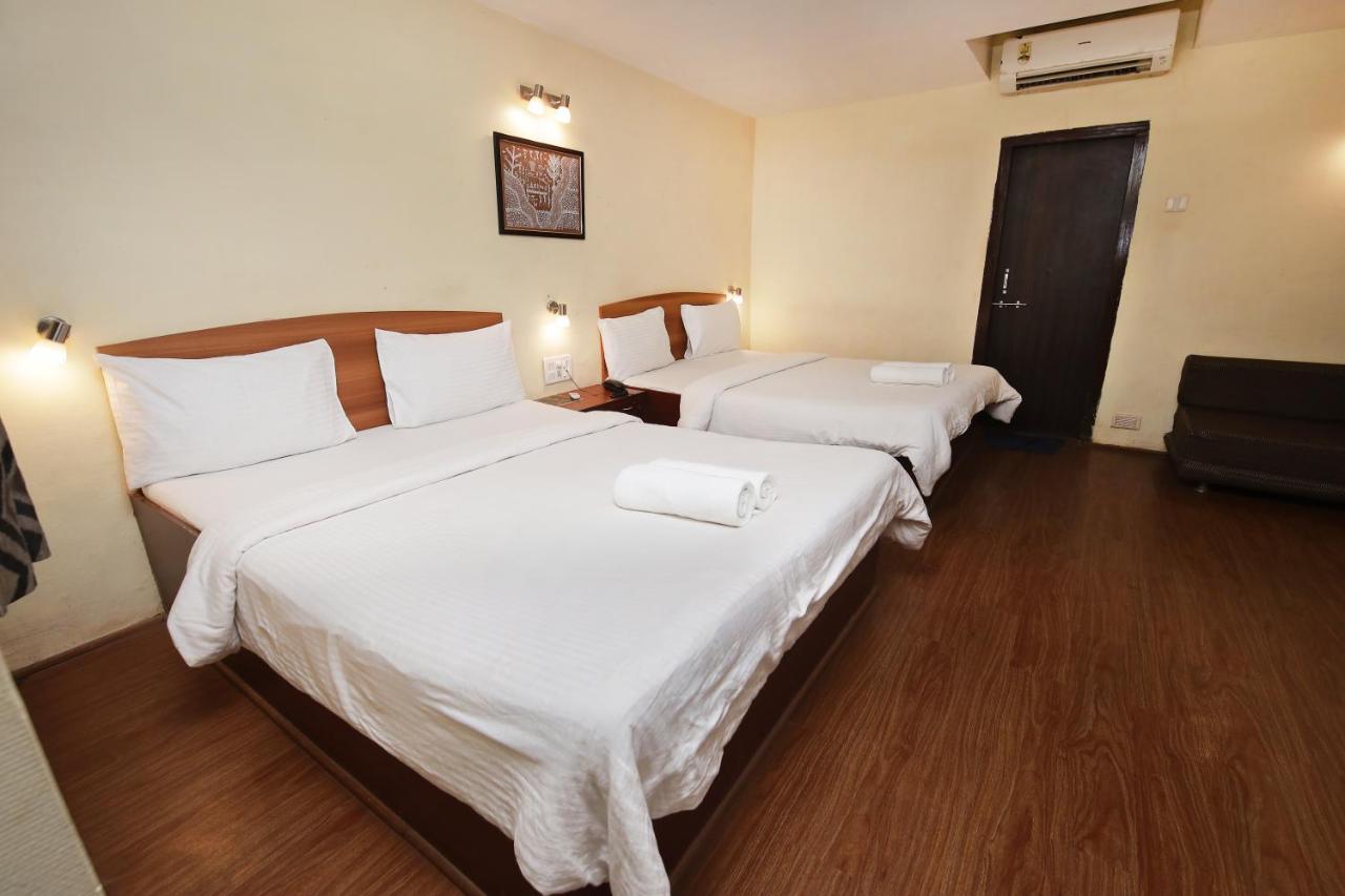 Westend Hotel Matheran Ngoại thất bức ảnh