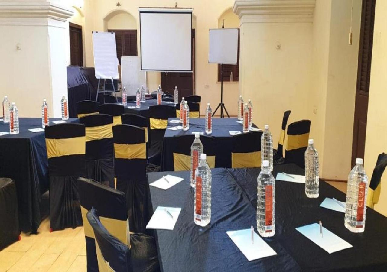 Westend Hotel Matheran Ngoại thất bức ảnh