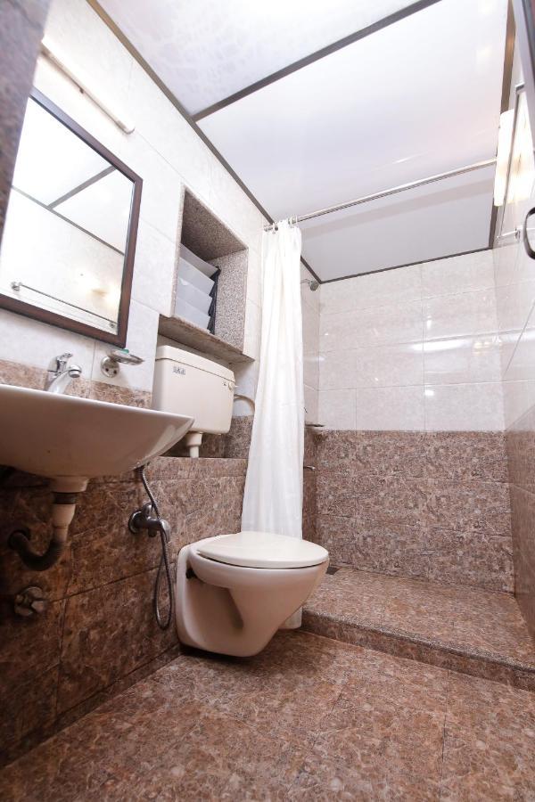 Westend Hotel Matheran Ngoại thất bức ảnh